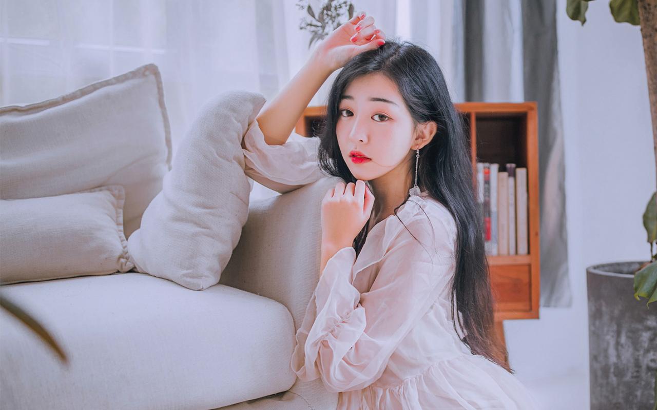 纽约苏富比拍卖行将拍卖珍稀幼年角鼻龙骨骼化石